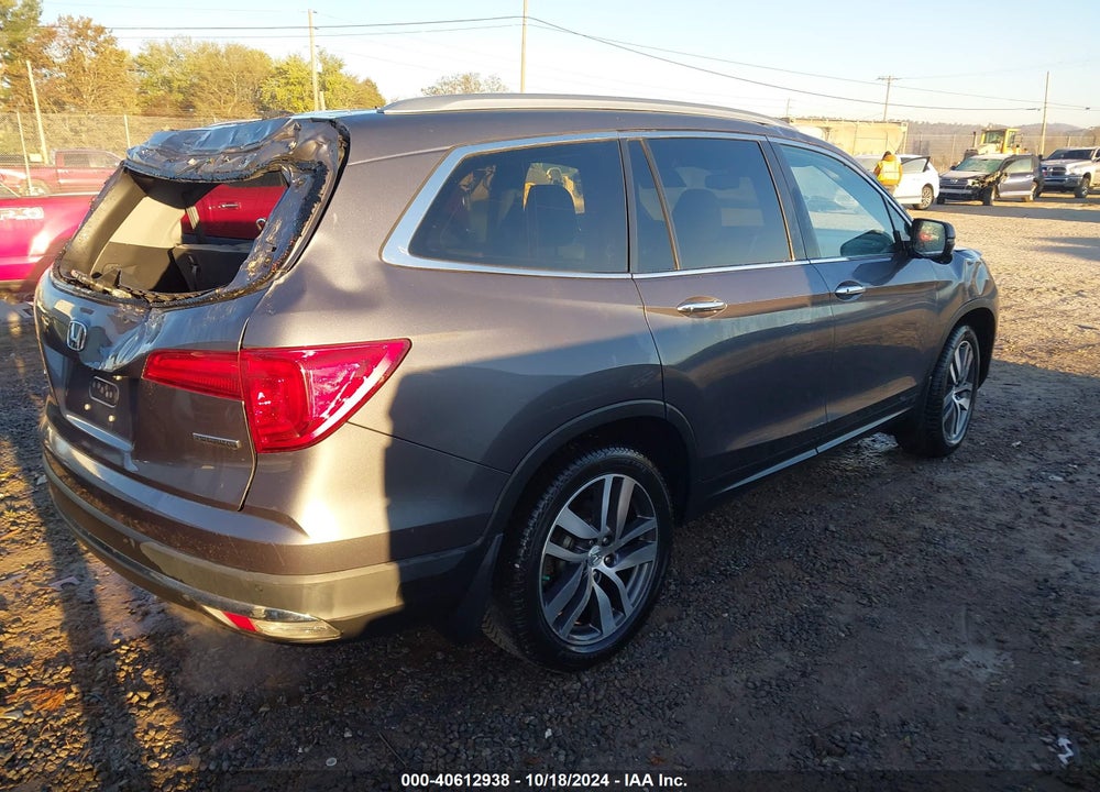 2018 HONDA PILOT TOURING VIN: 5FNYF5H99JB014547