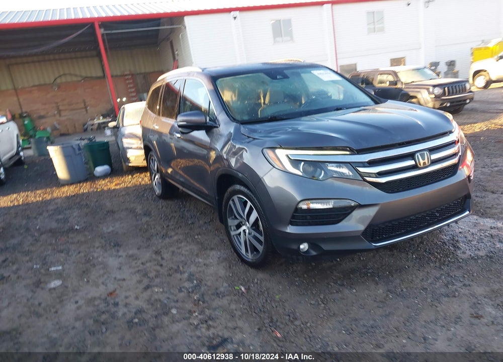 2018 HONDA PILOT TOURING VIN: 5FNYF5H99JB014547
