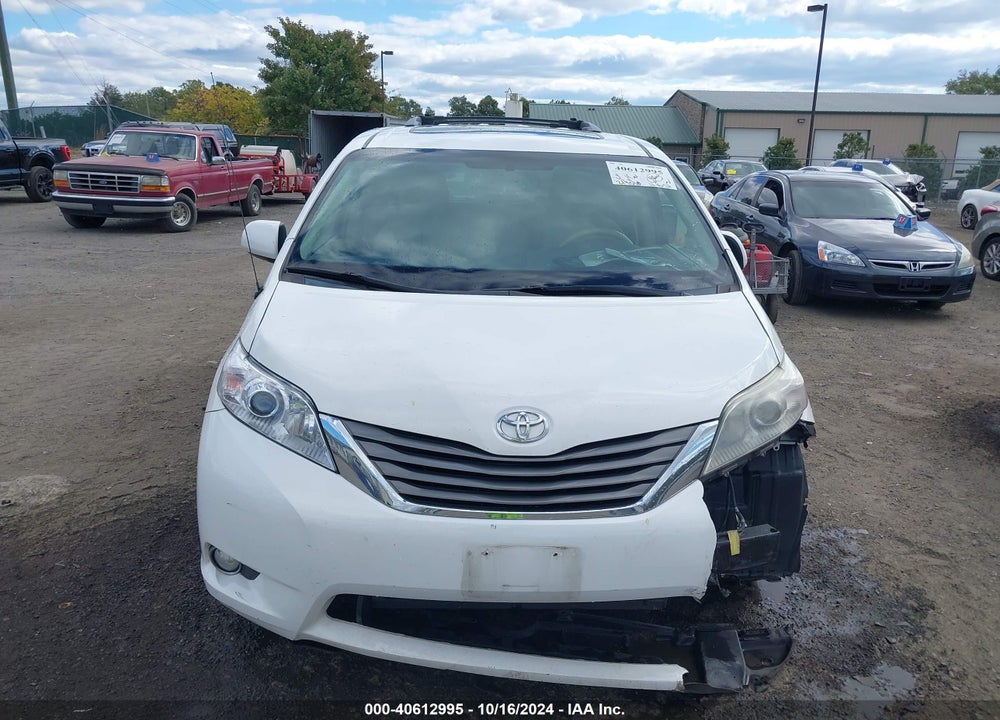 2013 TOYOTA SIENNA XLE V6 8 PASSENGER VIN: 5TDYK3DC4DS313428