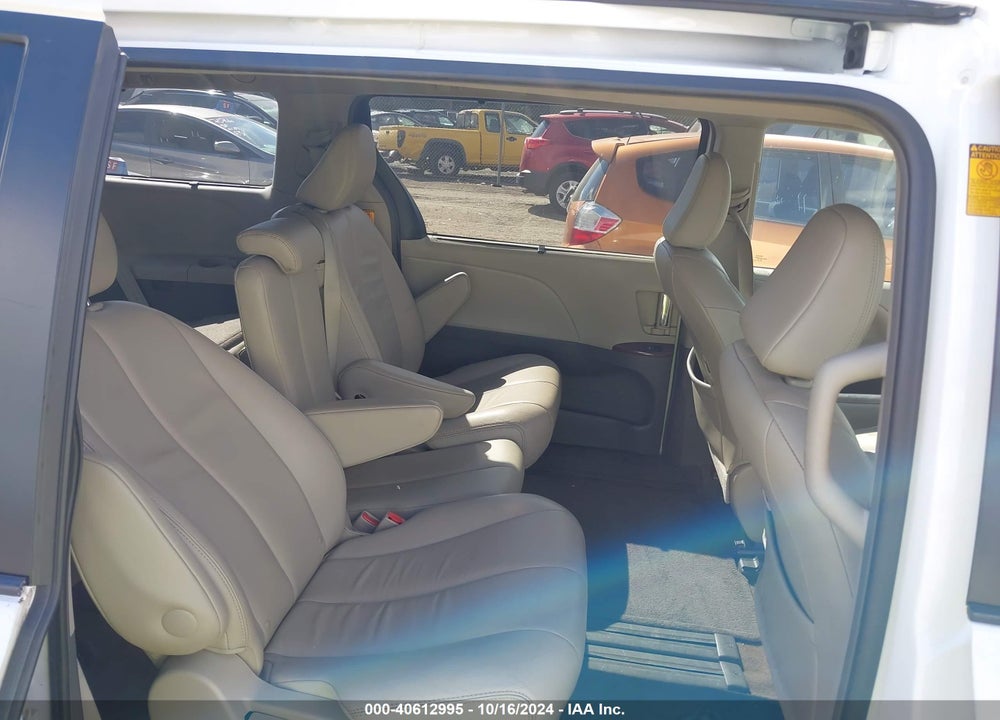 2013 TOYOTA SIENNA XLE V6 8 PASSENGER VIN: 5TDYK3DC4DS313428