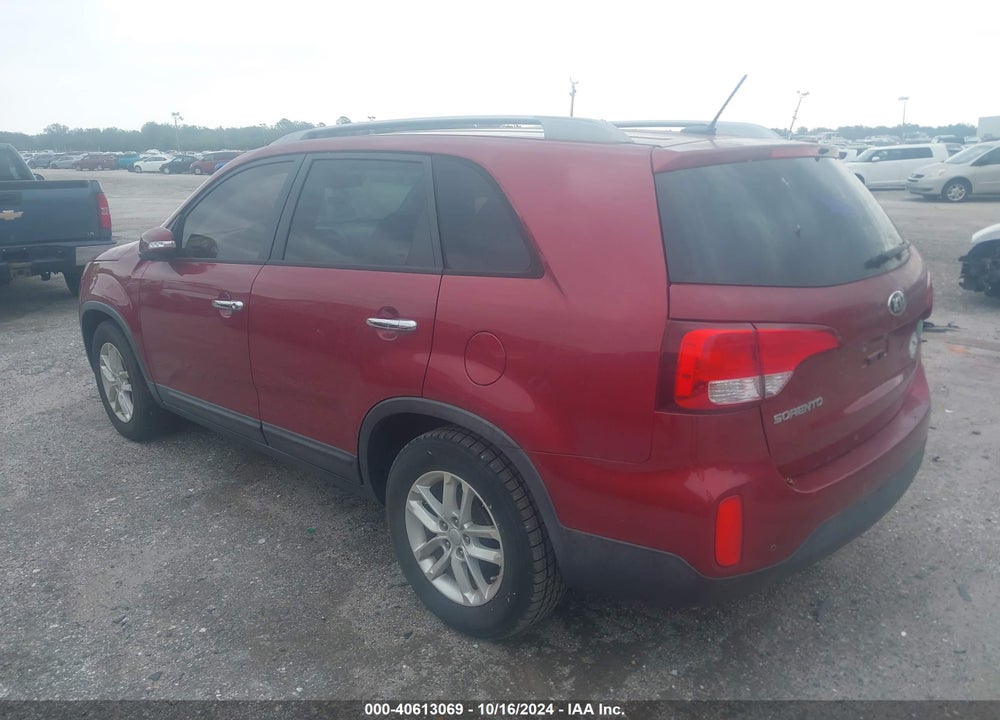 2015 KIA SORENTO LX VIN: 5XYKT4A6XFG646384