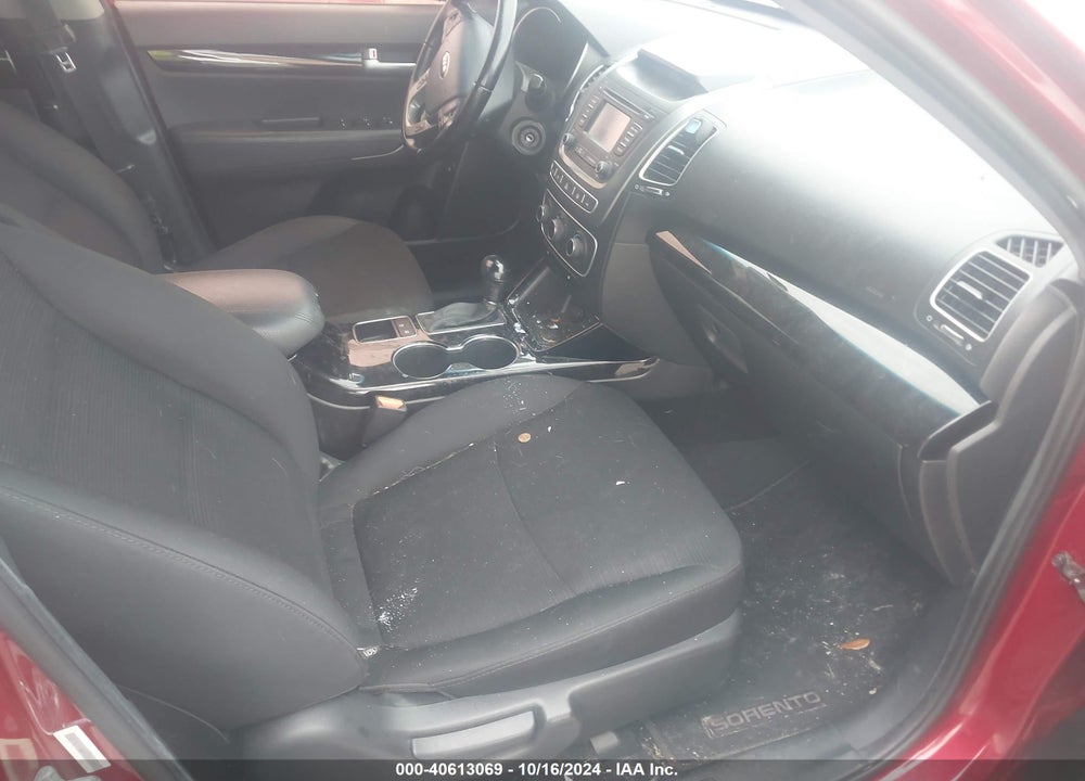 2015 KIA SORENTO LX VIN: 5XYKT4A6XFG646384