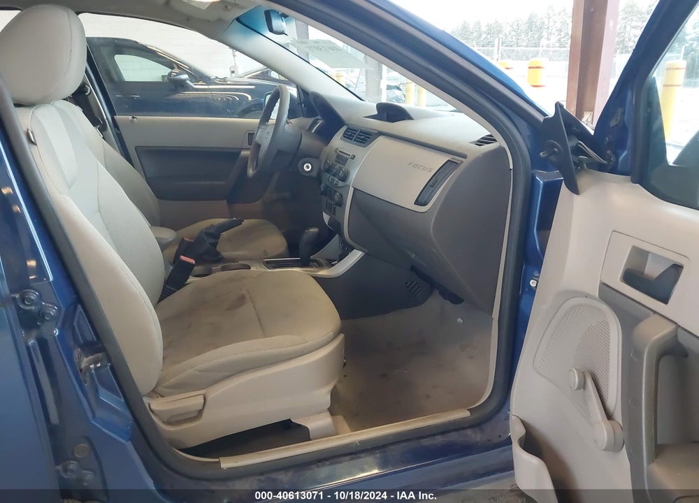 2008 FORD FOCUS S VIN: 1FAHP34N88W220376