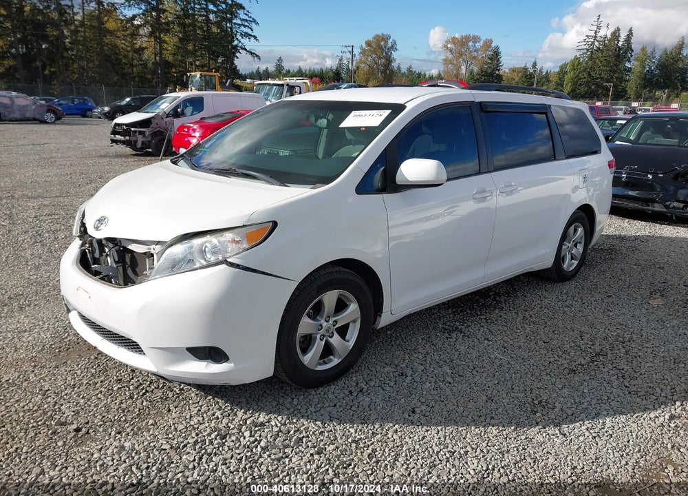 2013 TOYOTA SIENNA LE V6 8 PASSENGER VIN: 5TDKK3DC3DS354512