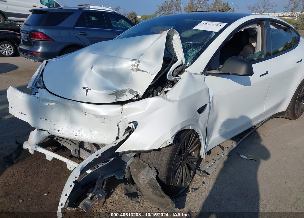 2021 TESLA MODEL Y LONG RANGE DUAL MOTOR ALL-WHEEL DRIVE VIN: 5YJYGAEE4MF213260