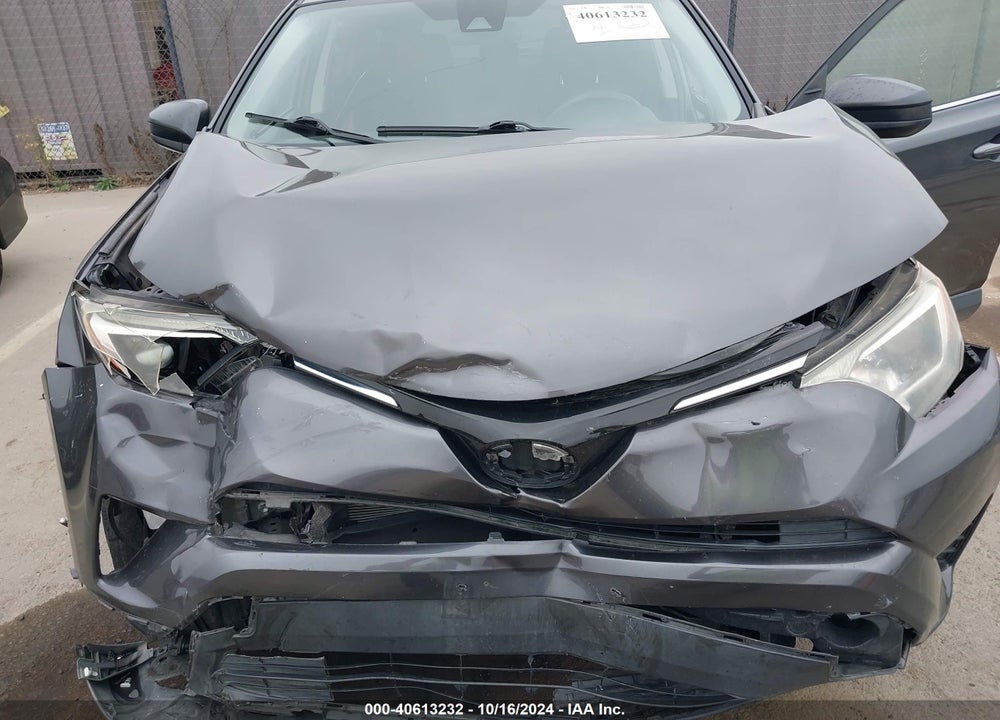 2018 TOYOTA RAV4 LE VIN: JTMZFREV1JJ176761