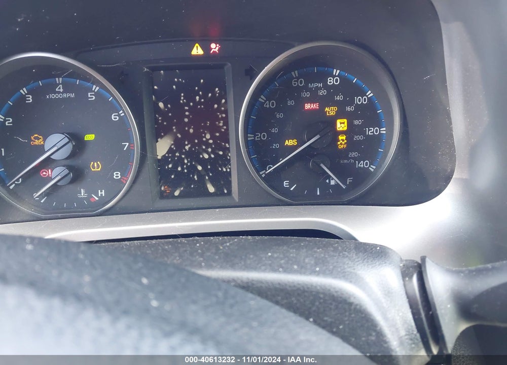 2018 TOYOTA RAV4 LE VIN: JTMZFREV1JJ176761