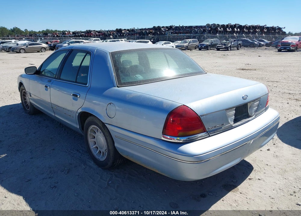 2001 FORD CROWN VICTORIA LX VIN: 2FAFP74W51X133911