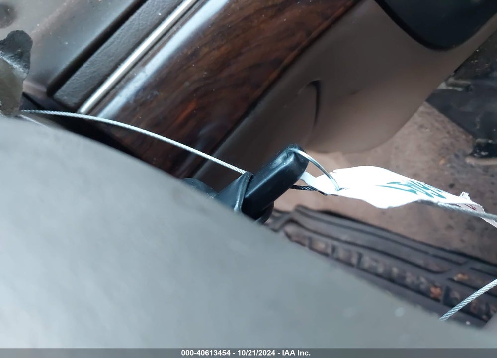 1998 MERCURY GRAND MARQUIS VIN: 2MEFM75W9WX688237