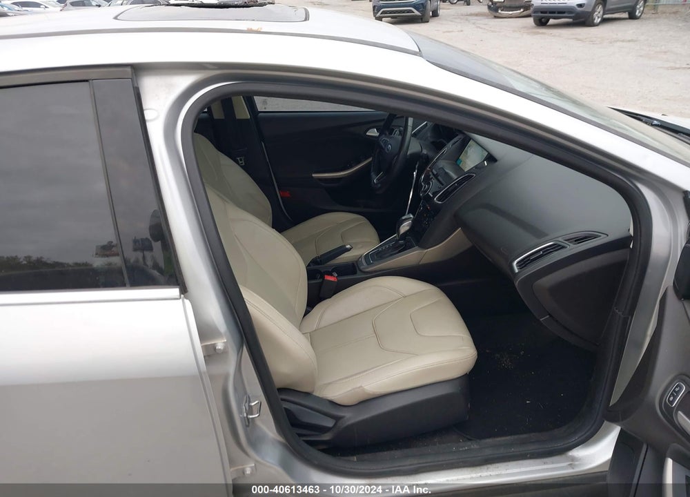 2017 FORD FOCUS TITANIUM VIN: 1FADP3J2XHL279164