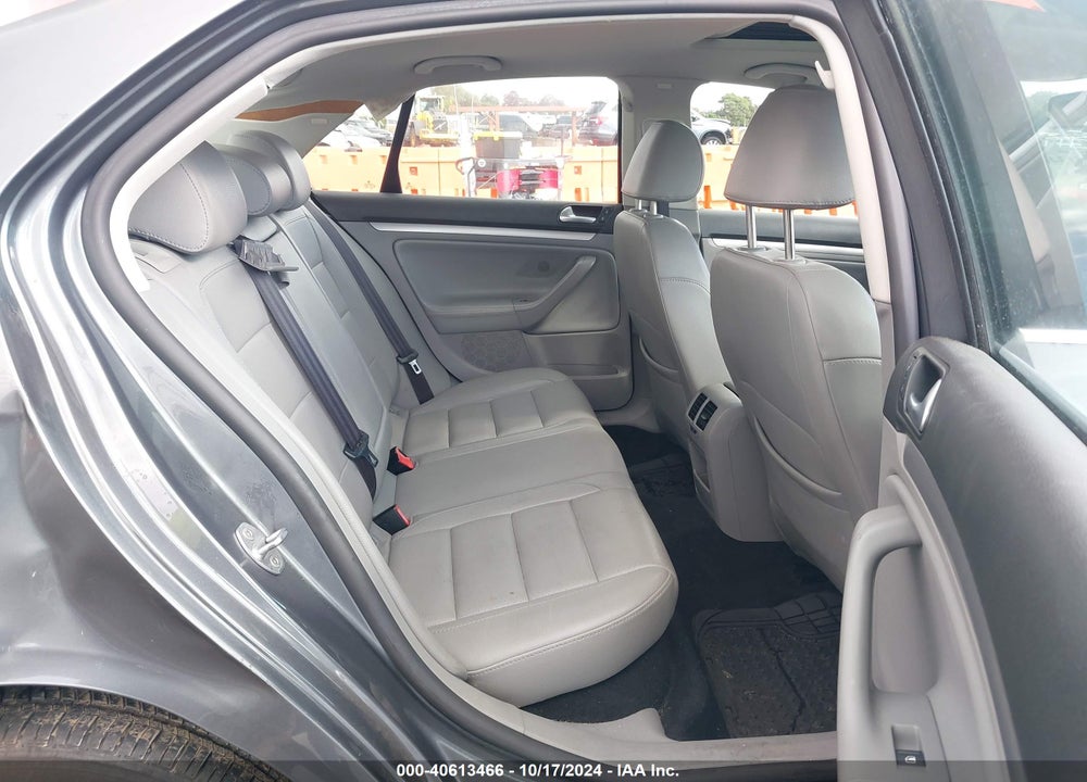 2007 VOLKSWAGEN JETTA VIN: 3VWEF71KX7M201230