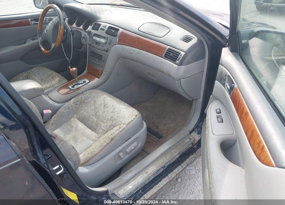 2005 LEXUS ES 330 VIN: JTHBA30G455082568