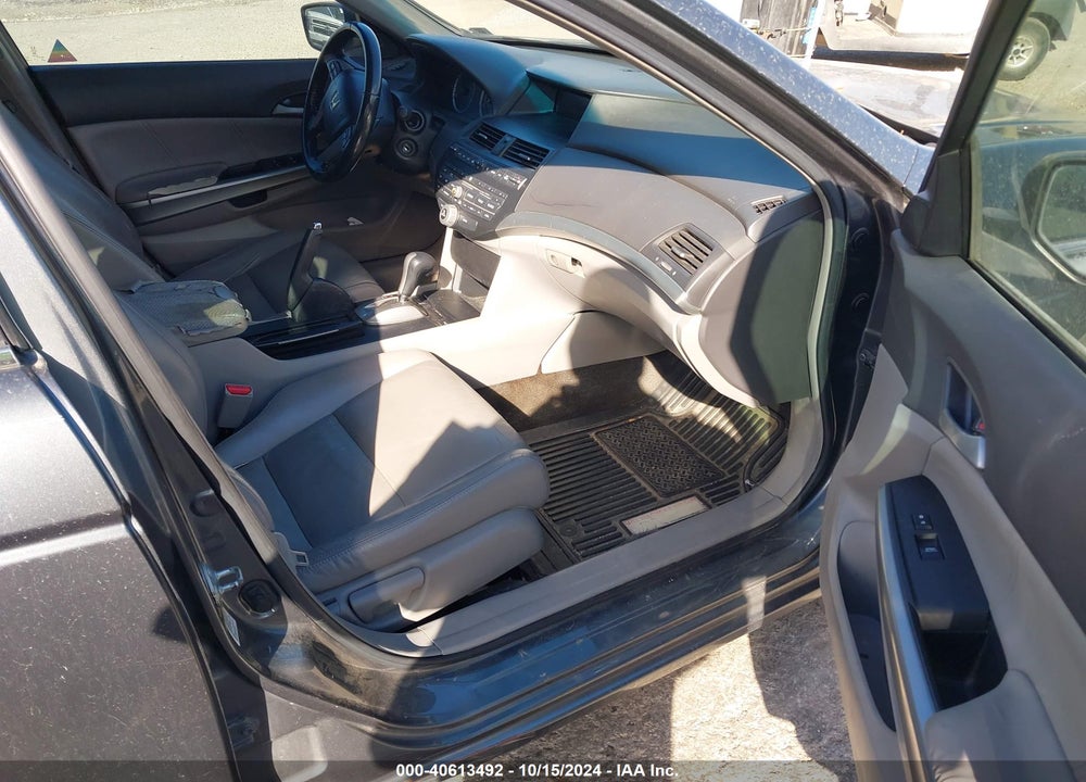 2009 HONDA ACCORD 2.4 EX-L VIN: 1HGCP268X9A121385
