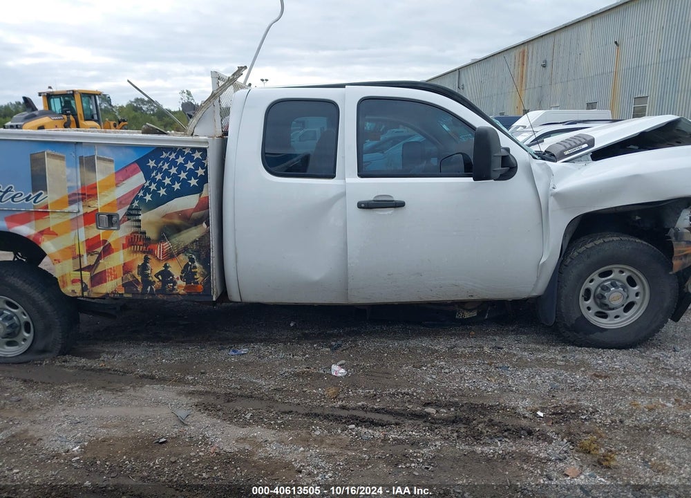 2009 CHEVROLET SILVERADO 2500HD WORK TRUCK VIN: 1GBHC49KX9E123802