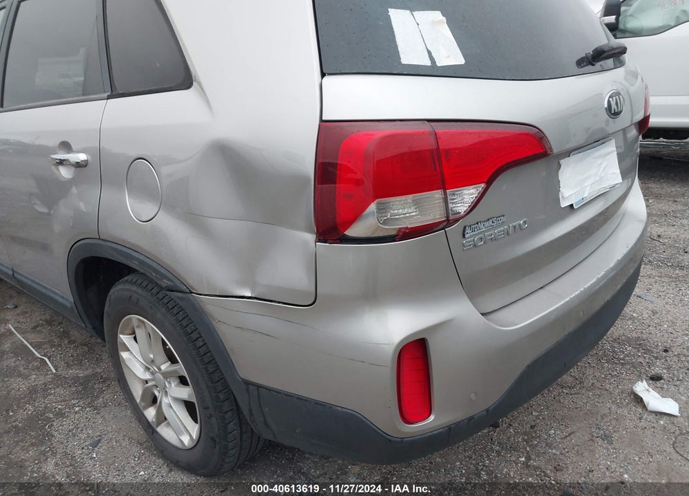 2014 KIA SORENTO LX VIN: 5XYKT3A65EG474144
