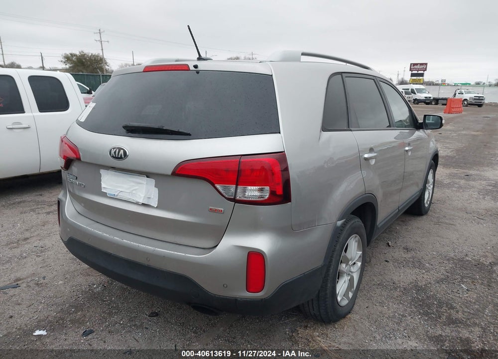 2014 KIA SORENTO LX VIN: 5XYKT3A65EG474144