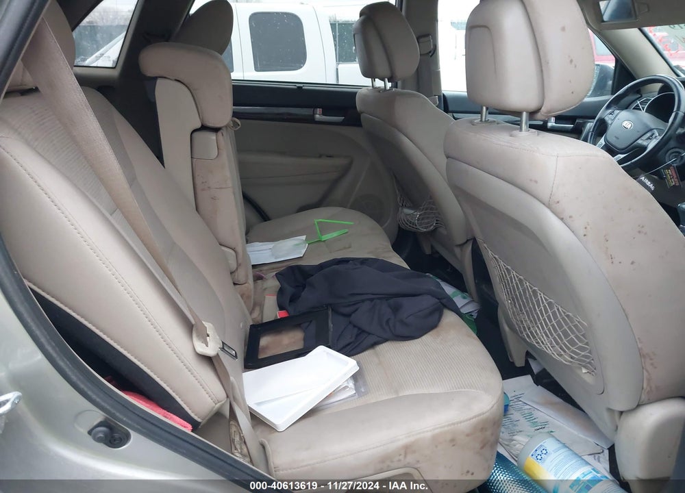 2014 KIA SORENTO LX VIN: 5XYKT3A65EG474144