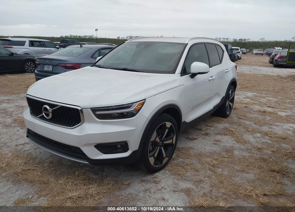 2021 VOLVO XC40 T4 MOMENTUM VIN: YV4AC2HK0M2490363