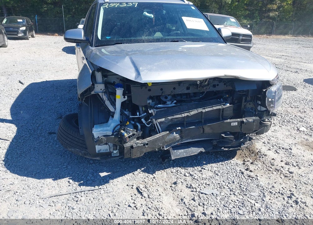 2023 HYUNDAI VENUE SEL VIN: KMHRC8A37PU254339