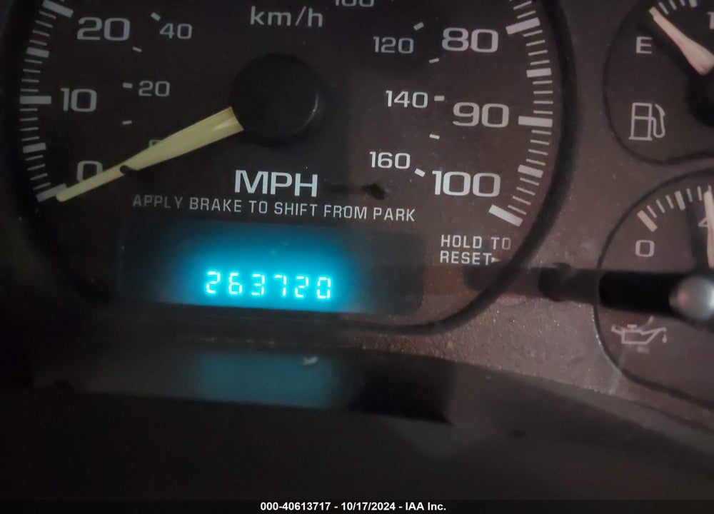 2001 GMC YUKON XL 1500 SLT VIN: 3GKFK16T21G260350
