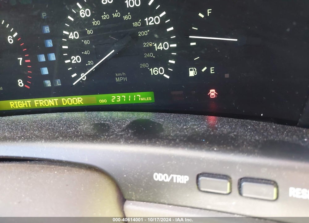 2000 LEXUS LS 400 VIN: JT8BH28F8Y0172762