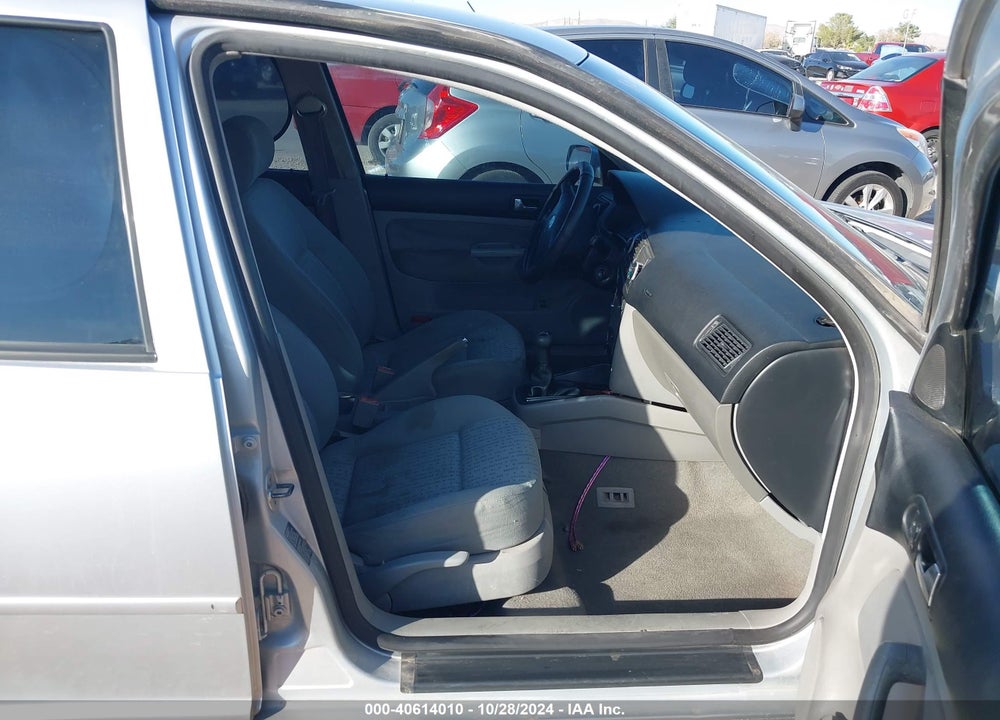 2005 VOLKSWAGEN GOLF GL 2.0L VIN: 9BWFL61J554033500