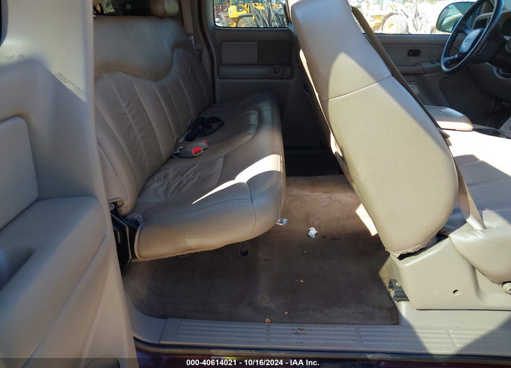 2001 CHEVROLET SILVERADO 1500 LS VIN: 2GCEC19T011225797