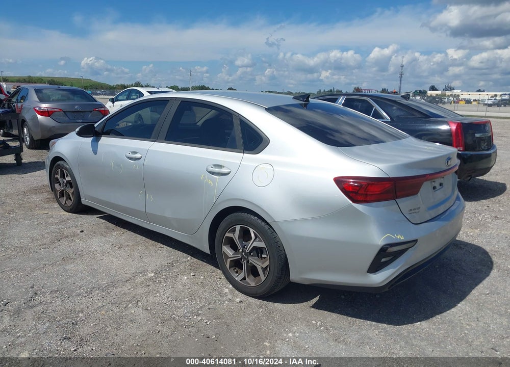 2019 KIA FORTE LXS VIN: 3KPF24AD5KE041540