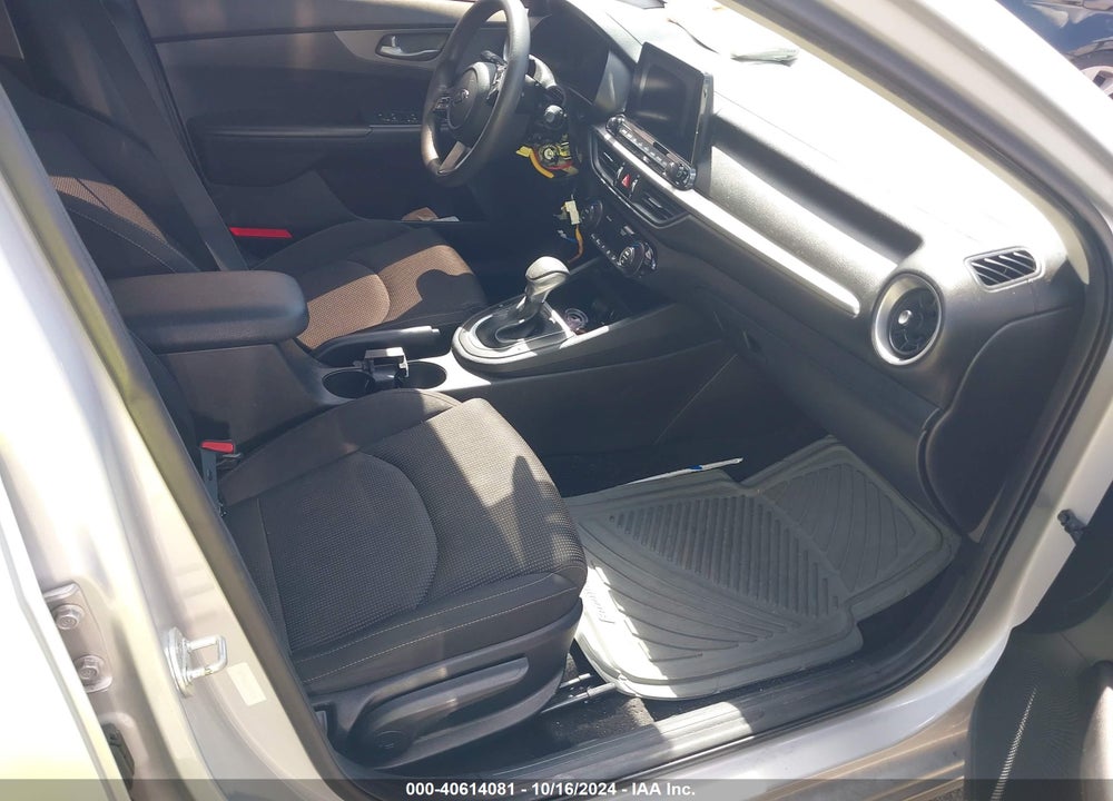 2019 KIA FORTE LXS VIN: 3KPF24AD5KE041540