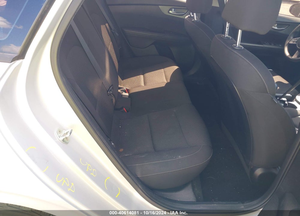 2019 KIA FORTE LXS VIN: 3KPF24AD5KE041540