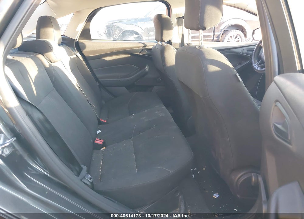 2017 FORD FOCUS VIN: 1FADP3E27HL214296