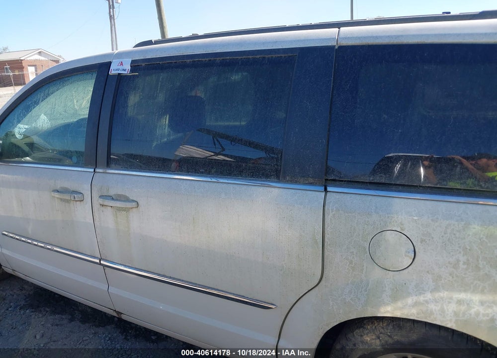 2011 CHRYSLER TOWN & COUNTRY TOURING-L VIN: 2A4RR8DG6BR785467