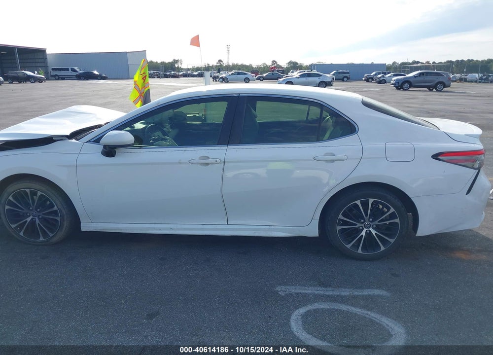 2018 TOYOTA CAMRY SE VIN: JTNB11HK2J3026600