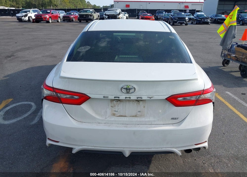 2018 TOYOTA CAMRY SE VIN: JTNB11HK2J3026600