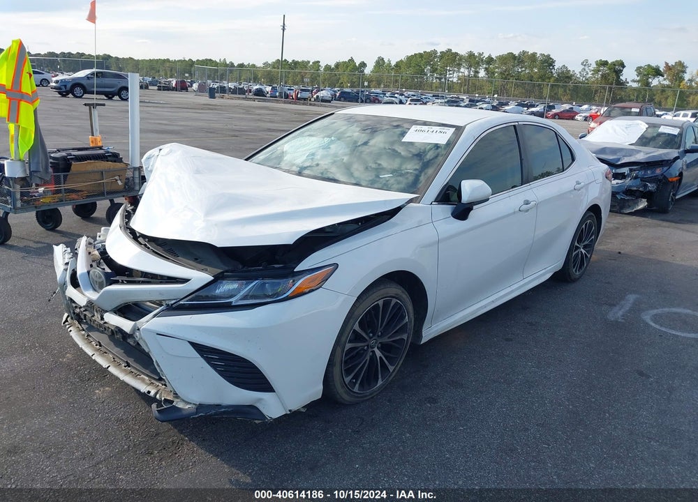 2018 TOYOTA CAMRY SE VIN: JTNB11HK2J3026600