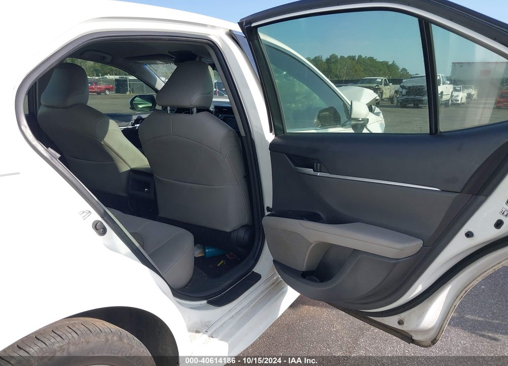 2018 TOYOTA CAMRY SE VIN: JTNB11HK2J3026600