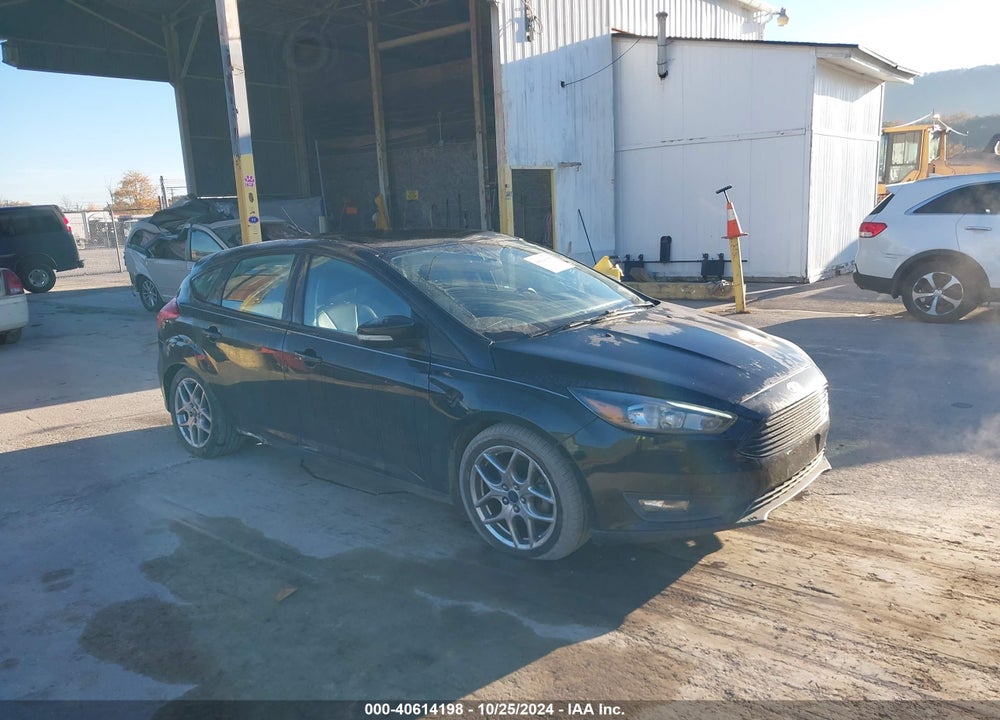 2015 FORD FOCUS SE VIN: 1FADP3K24FL265028