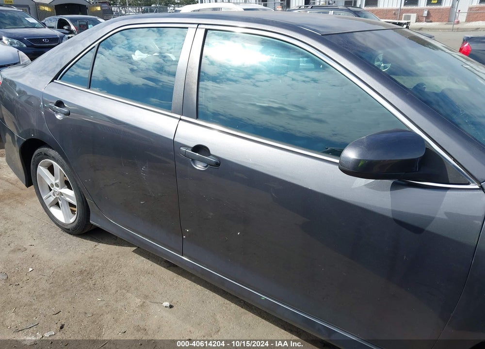 2014 TOYOTA CAMRY SE VIN: 4T1BF1FK1EU735409
