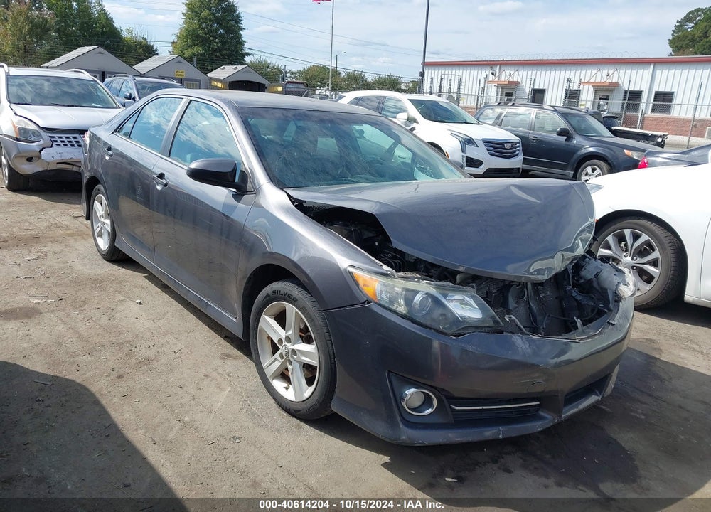 2014 TOYOTA CAMRY SE VIN: 4T1BF1FK1EU735409