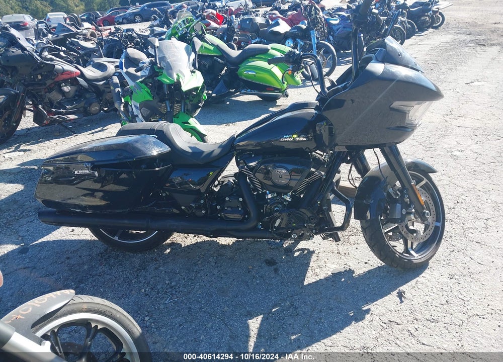 2024 HARLEY-DAVIDSON FLTRX VIN: 1HD1KH719RB610412