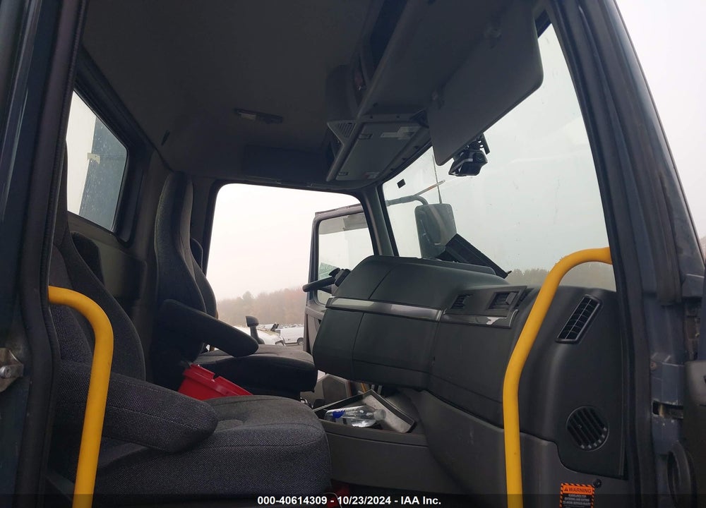 2023 VOLVO VNL VIN: 4V4NC9UGXPN335616