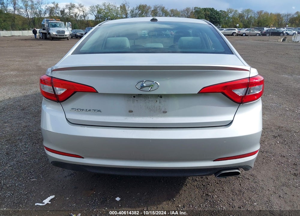 2016 HYUNDAI SONATA SE VIN: 5NPE24AF1GH376228