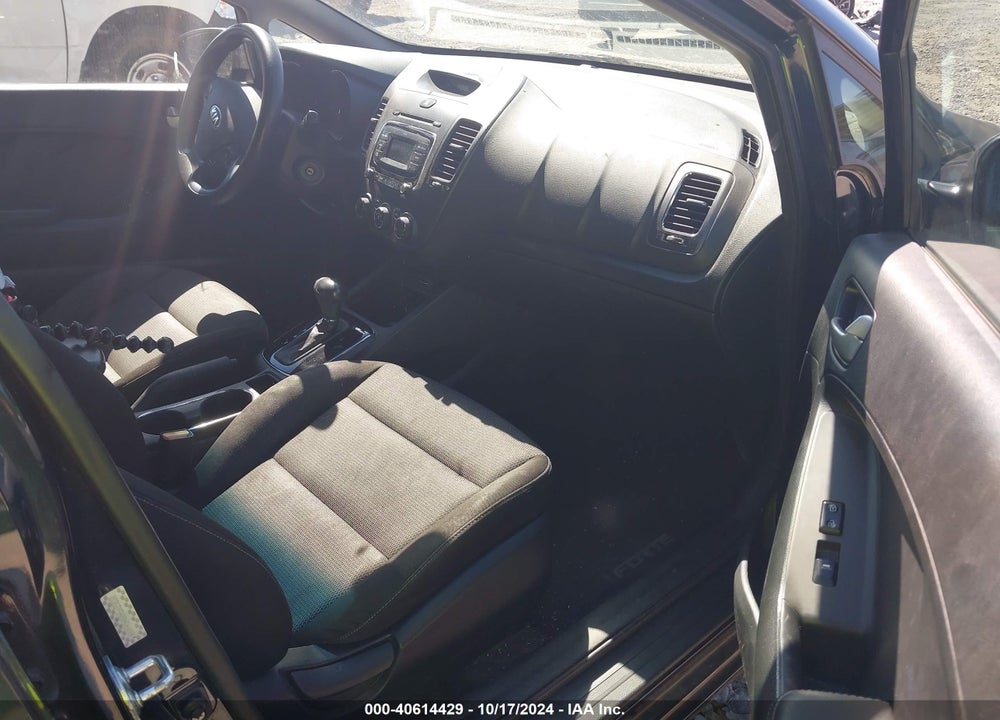 2017 KIA FORTE LX VIN: KNAFK5A82H5685832