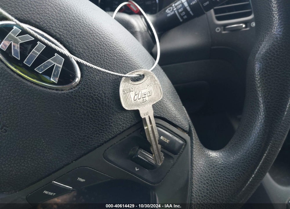 2017 KIA FORTE LX VIN: KNAFK5A82H5685832