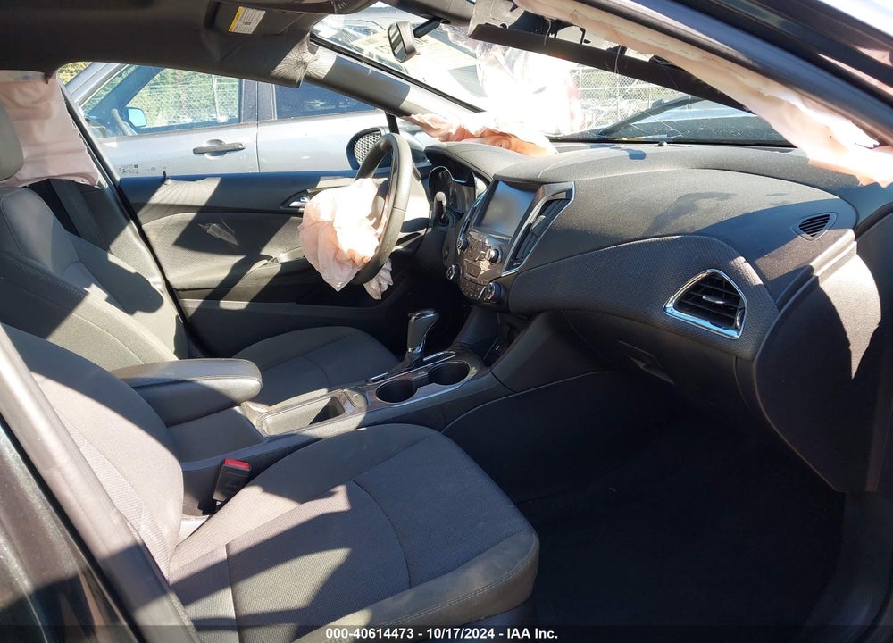 2018 CHEVROLET CRUZE LT AUTO VIN: 1G1BE5SM6J7150025