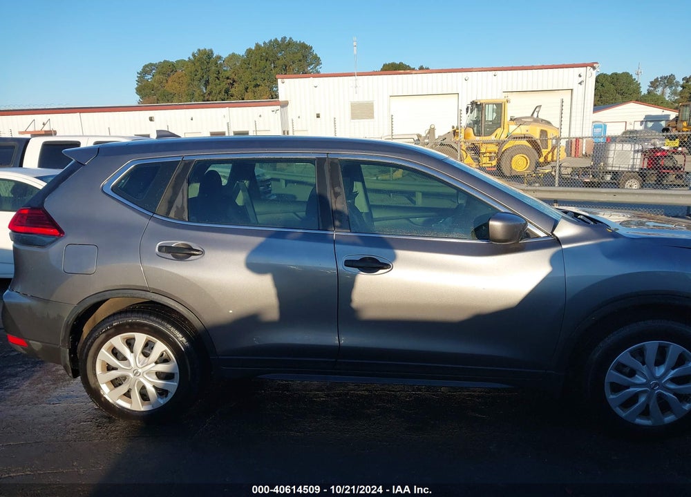 2017 NISSAN ROGUE S VIN: 5N1AT2MT4HC894957