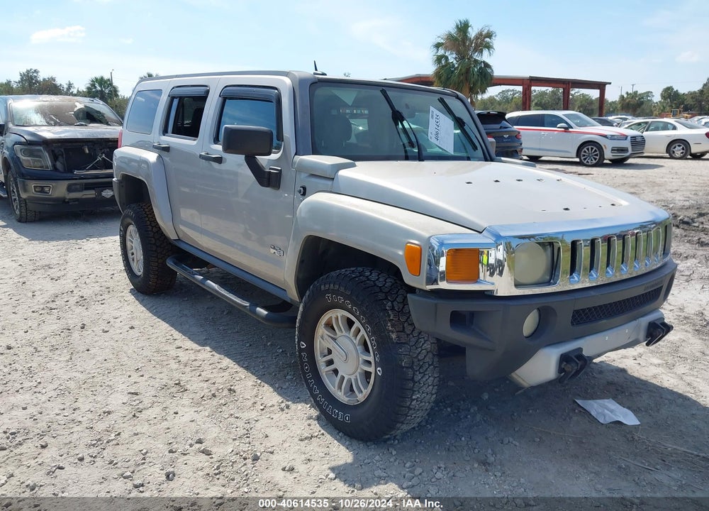 2008 HUMMER H3 SUV VIN: 5GTEN13E688109024