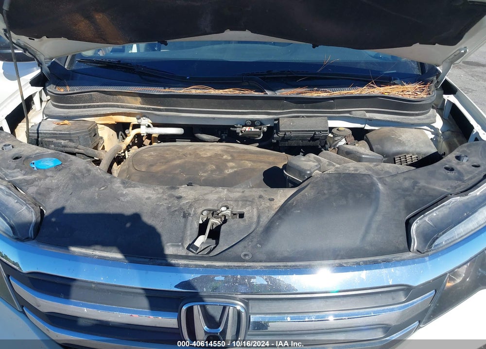 2018 HONDA PILOT LX VIN: 5FNYF5H16JB031722