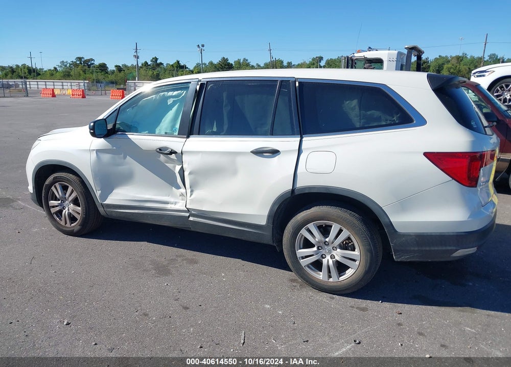2018 HONDA PILOT LX VIN: 5FNYF5H16JB031722