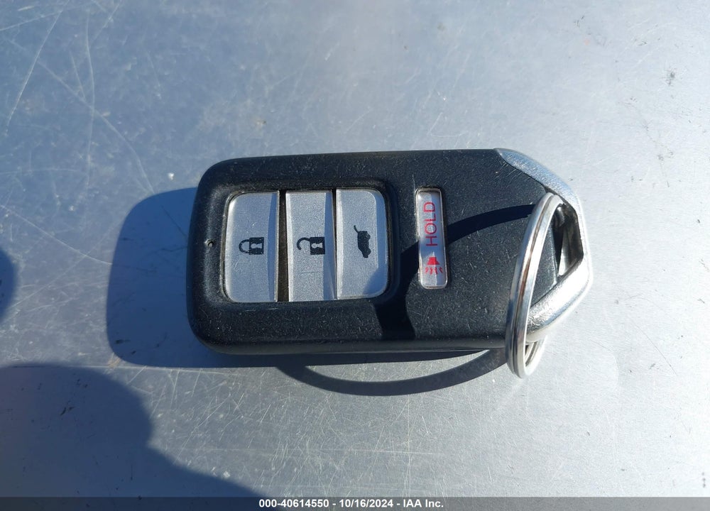2018 HONDA PILOT LX VIN: 5FNYF5H16JB031722